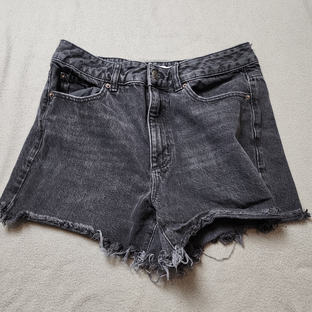 GARAGE Distressed Mom Shorts Size 9 / 29